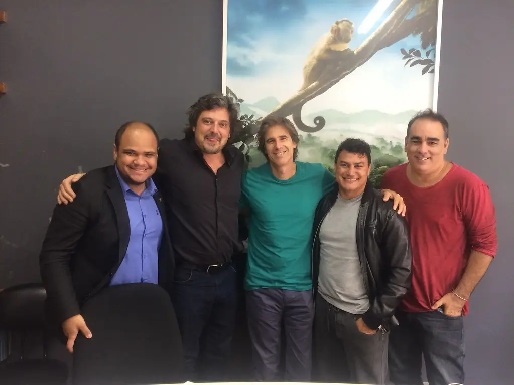 Sóstenes Marchezine em reunião com Walter Salles, Popó e integrantes do projeto audiovisual